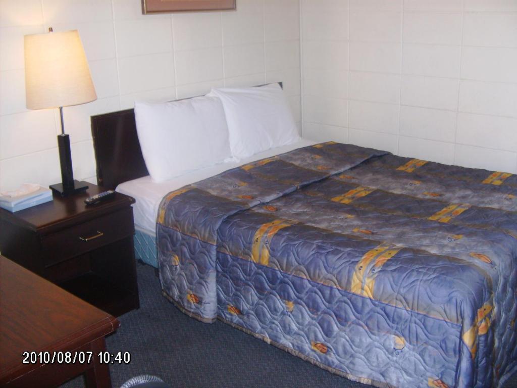Queensway Court Motel Prince George Luaran gambar