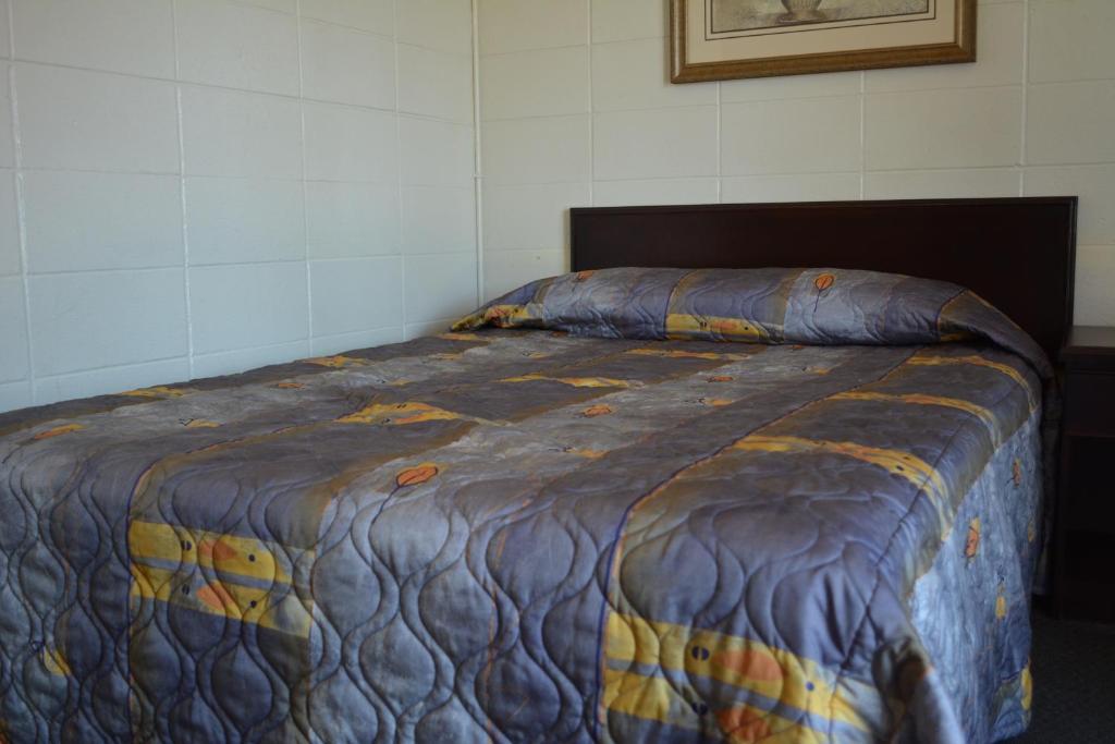Queensway Court Motel Prince George Luaran gambar
